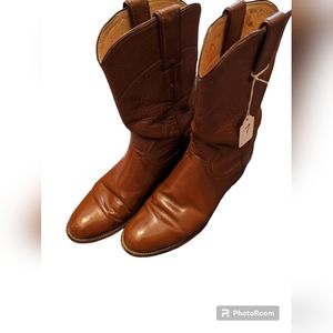 Justin Boots Carmel colored boots size 7